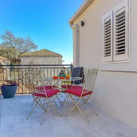 Jully Apartment With Swimming Pool Babino Polje Buitenkant foto