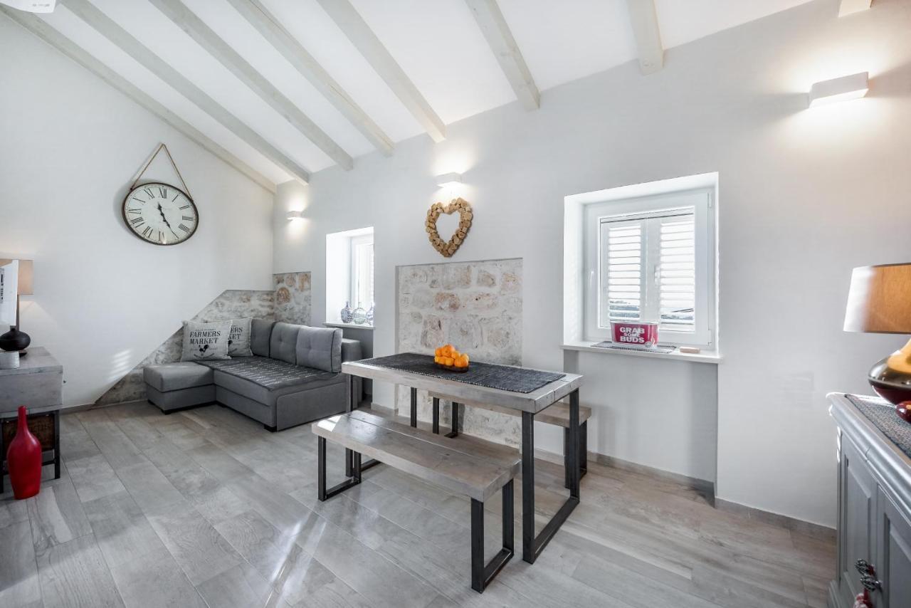 Jully Apartment With Swimming Pool Babino Polje Buitenkant foto